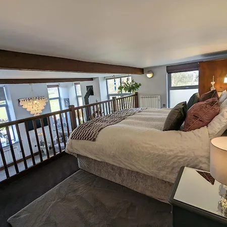 The Dairy, Yealand Redmayne In A Rural Setting, Bring Your Dogs And Horse *