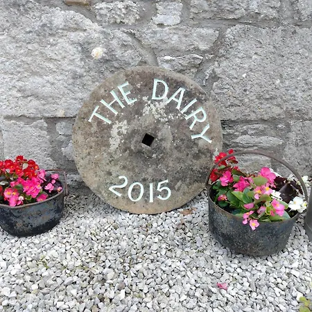 The Dairy, Yealand Redmayne In A Rural Setting, Bring Your Dogs And Horse Semesterbostad